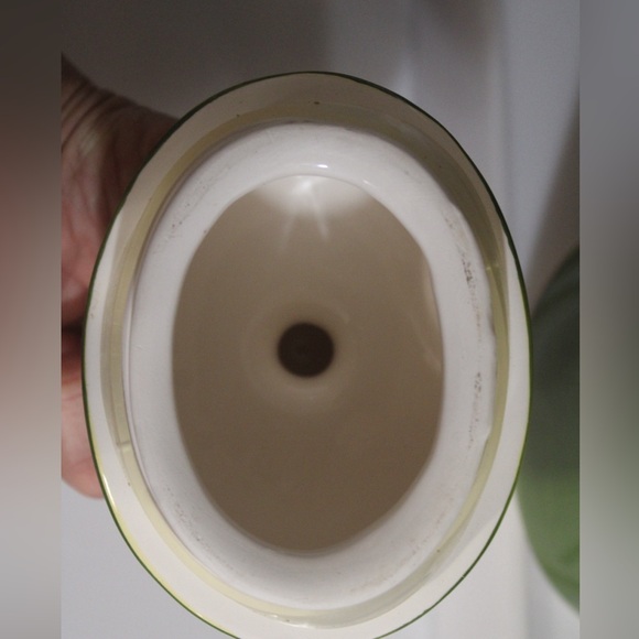 Ceramic vase or storage container - Picture 10 of 12